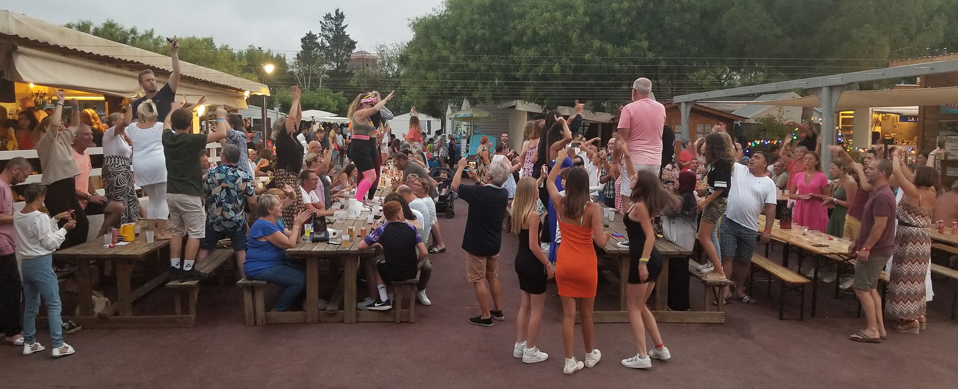 Evening events at La Gabinelle campsite near Sérignan