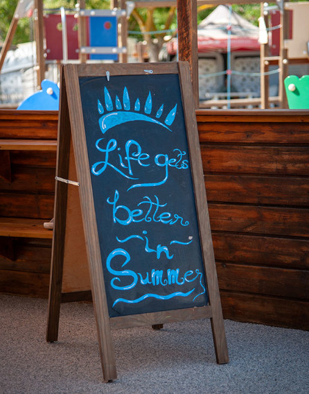 Die Brasserie-Bar des Campingplatzes La Gabinelle im Hérault