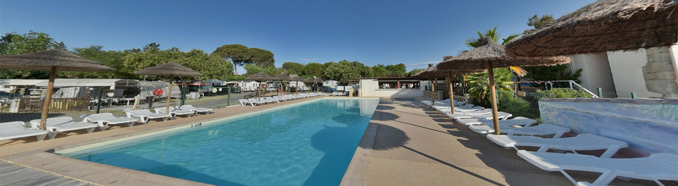 Rented accommodation opposite the pool at La Gabinelle campsite between Béziers and Sérignan