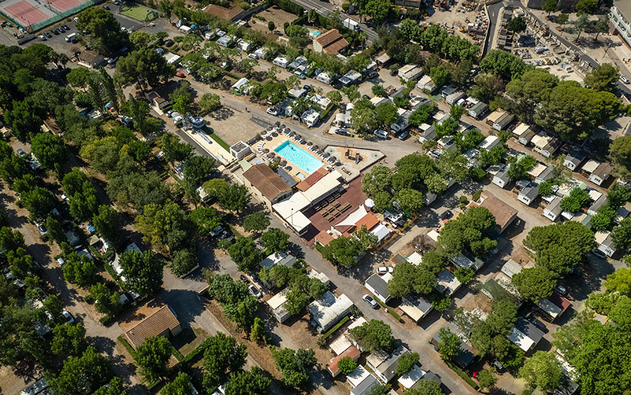 Vue aérienne du camping La Gabinelle près de Béziers